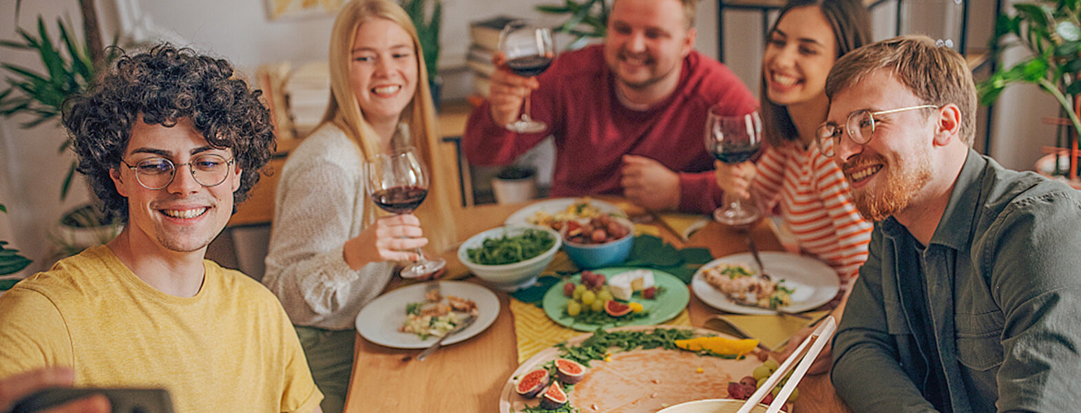 About Casets — colorful ceramic dinnerware
