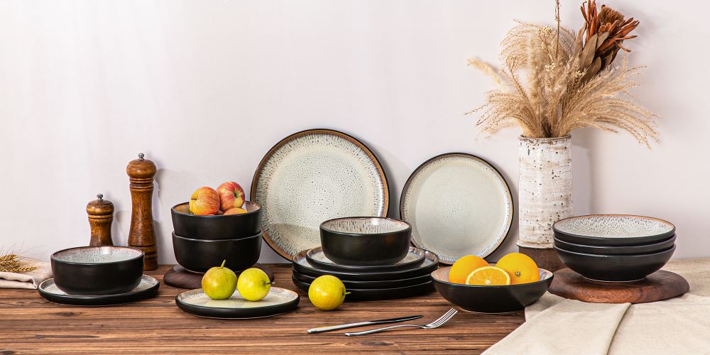 Casets Amber stoneware dinnerware collection